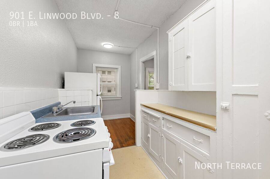 Apartment for rent at 901 E Linwood Blvd #8, Kansas City, MO 64109