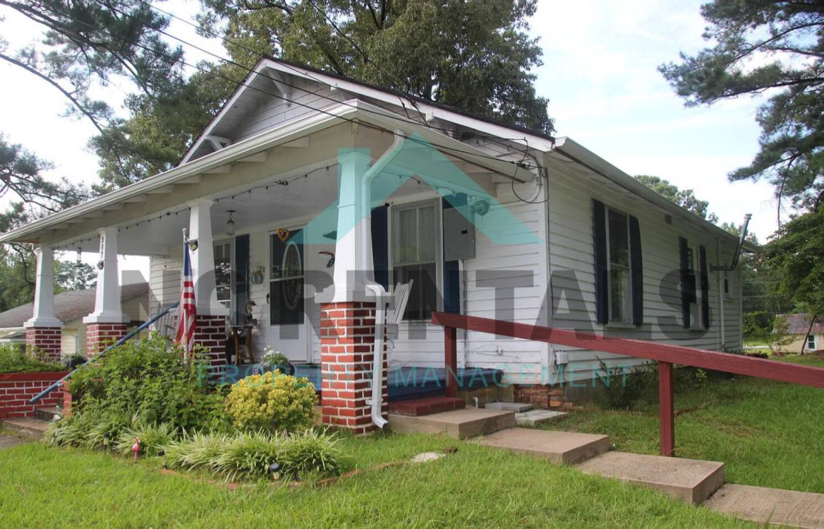 House for rent at 207 E Edgecombe St, Macclesfield, NC 27852