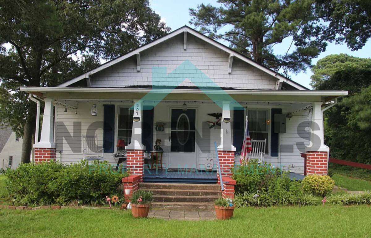 House for rent at 207 E Edgecombe St, Macclesfield, NC 27852