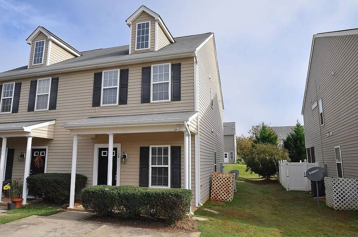 Townhouse for rent at 120 Winslow Lane, Clayton, NC 27527