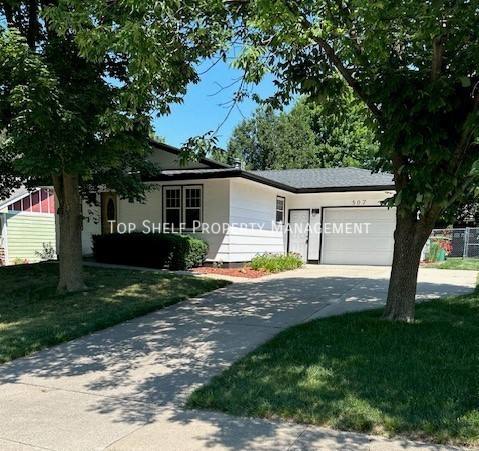 House for rent at 507 4th St NW, Altoona, IA 50009
