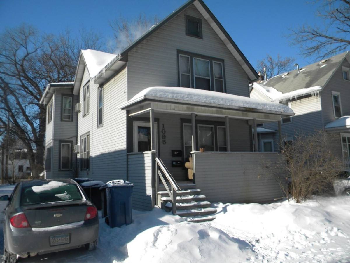 Apartment for rent at 1095 15th Ave SE, Minneapolis, MN 55414