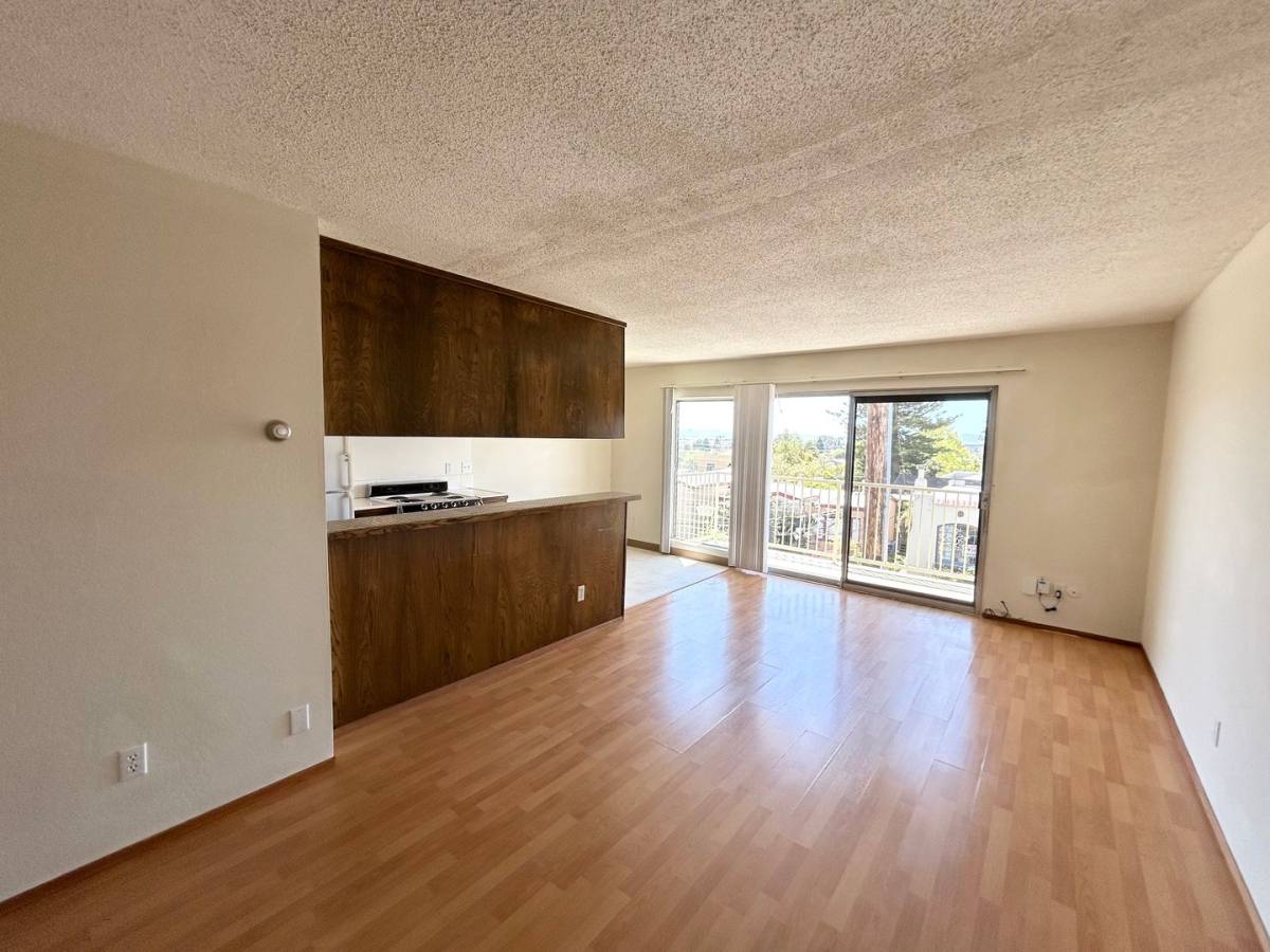 Apartment for rent at 1400 Solano Ave, Albany, CA 94706