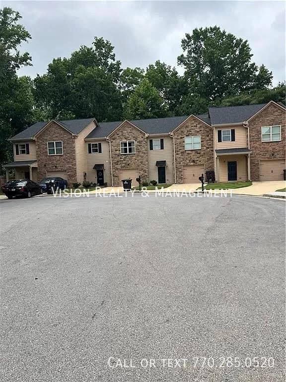 Townhouse for rent at 8331 Triple Crown Dr, Douglasville, GA 30134