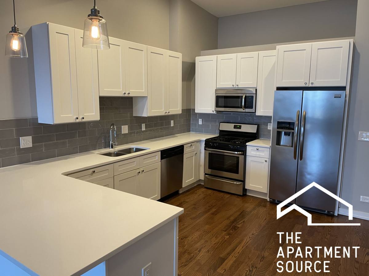 Apartment for rent at 7058 N Clark St #204, Chicago, IL 60626