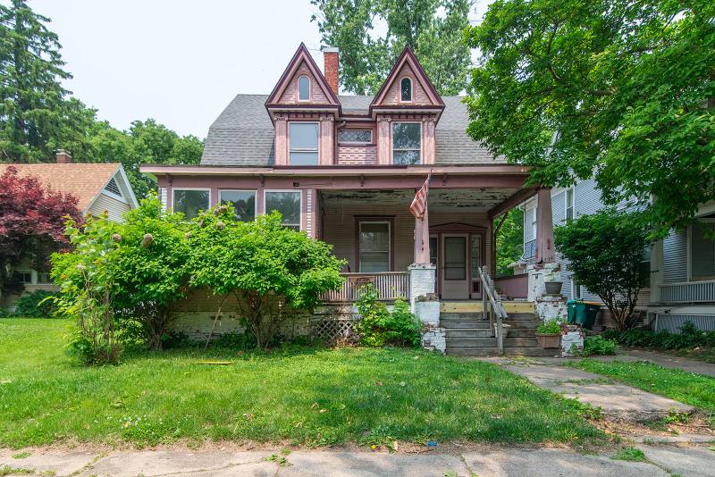 House for rent at 724 W Prairie Ave, Decatur, IL 62522
