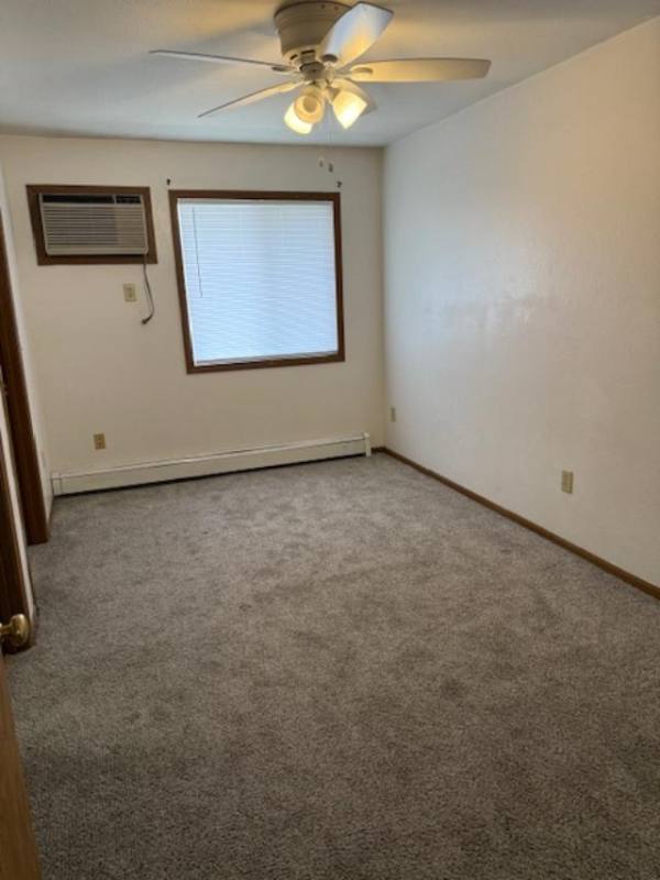 Apartment for rent at 305 S 1st St #6, Marshalltown, IA 50158