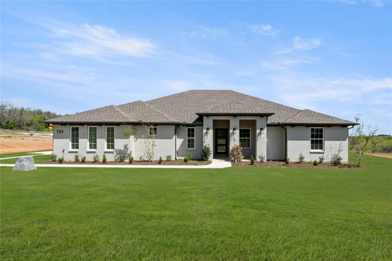 House for rent at 701 Shadle Rd, Poolville, TX 76487