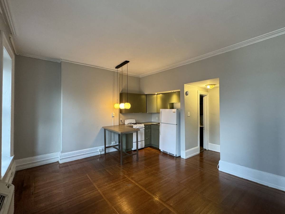 Apartment for rent at 2125 Walnut St #3R, Philadelphia, PA 19103