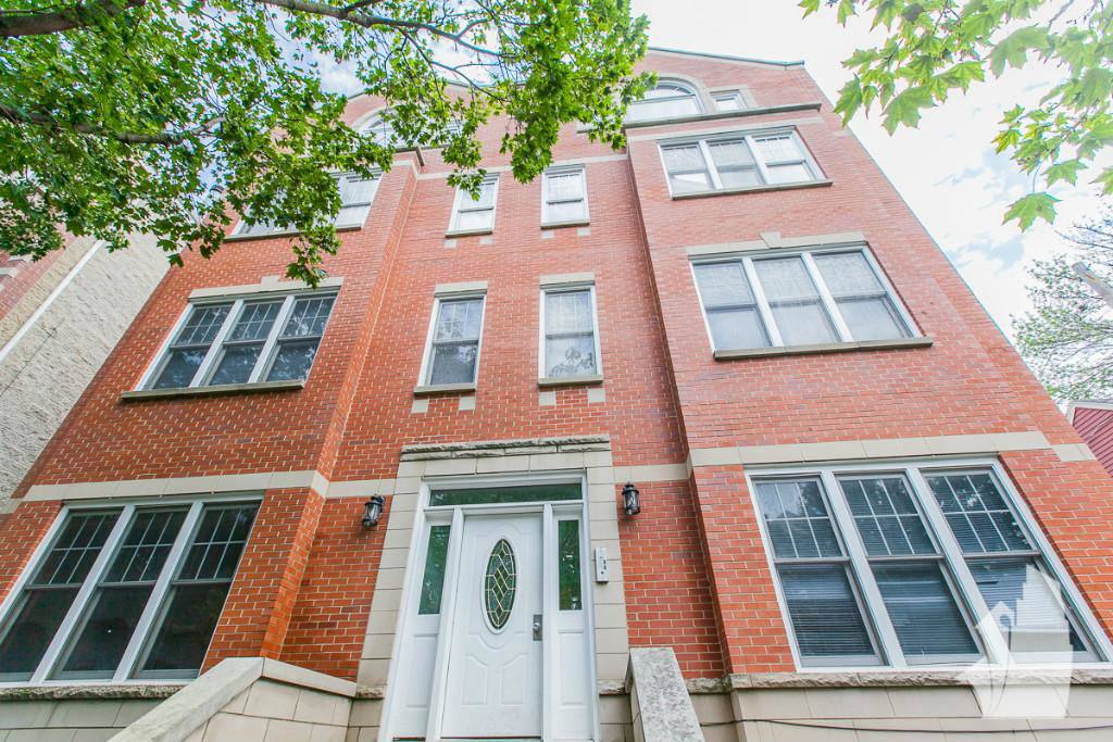Apartment for rent at 2715 N Wayne Ave #1S, Chicago, IL 60614