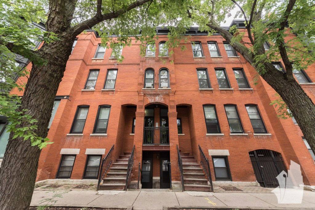 Apartment for rent at 1208 W Wrightwood Ave #1, Chicago, IL 60614
