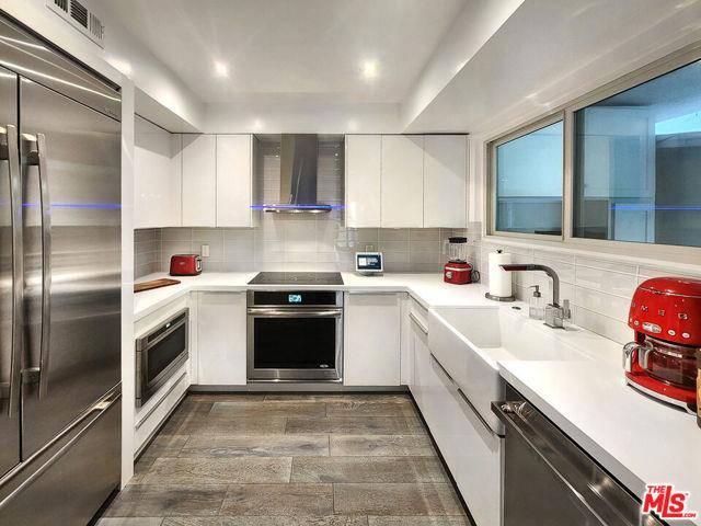 Townhouse for rent at 9015 Cynthia St #4, West Hollywood, CA 90069
