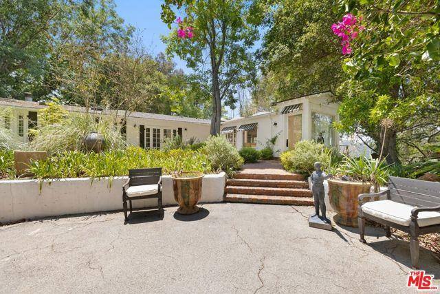 House for rent at 9609 Oak Pass Rd, Beverly Hills, CA 90210