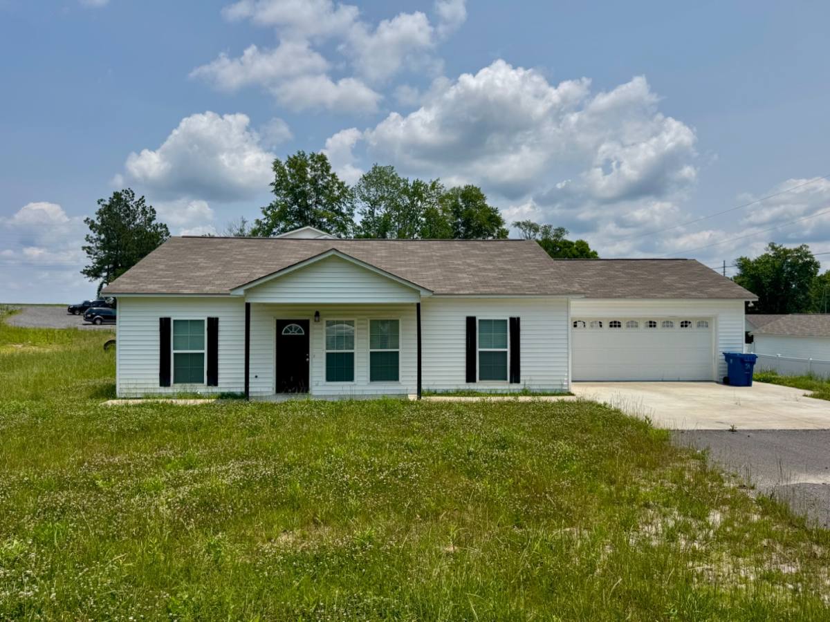 House for rent at 39 Seibold Rd, Guntersville, AL 35976
