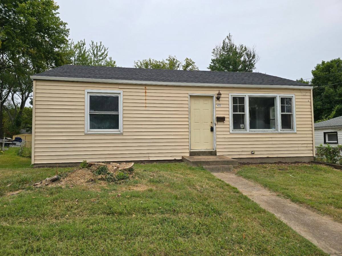 House for rent at 422 Plaza Ave, Saint Louis, MO 63135