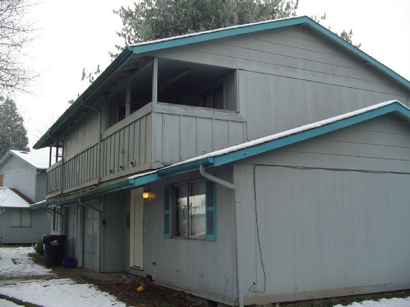 Townhouse for rent at 270 N 54th E, Springfield, OR 97478