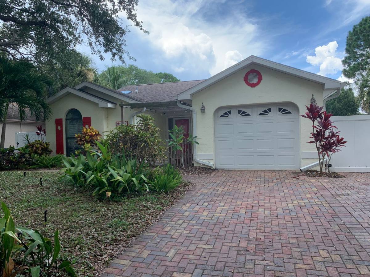 House for rent at 3071 Spirea St, Sarasota, FL 34231