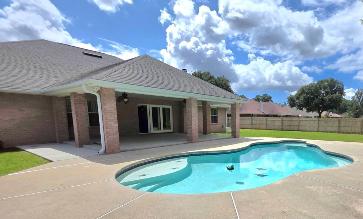 House for rent at 6057 Paige Point Dr, Milton, FL 32570