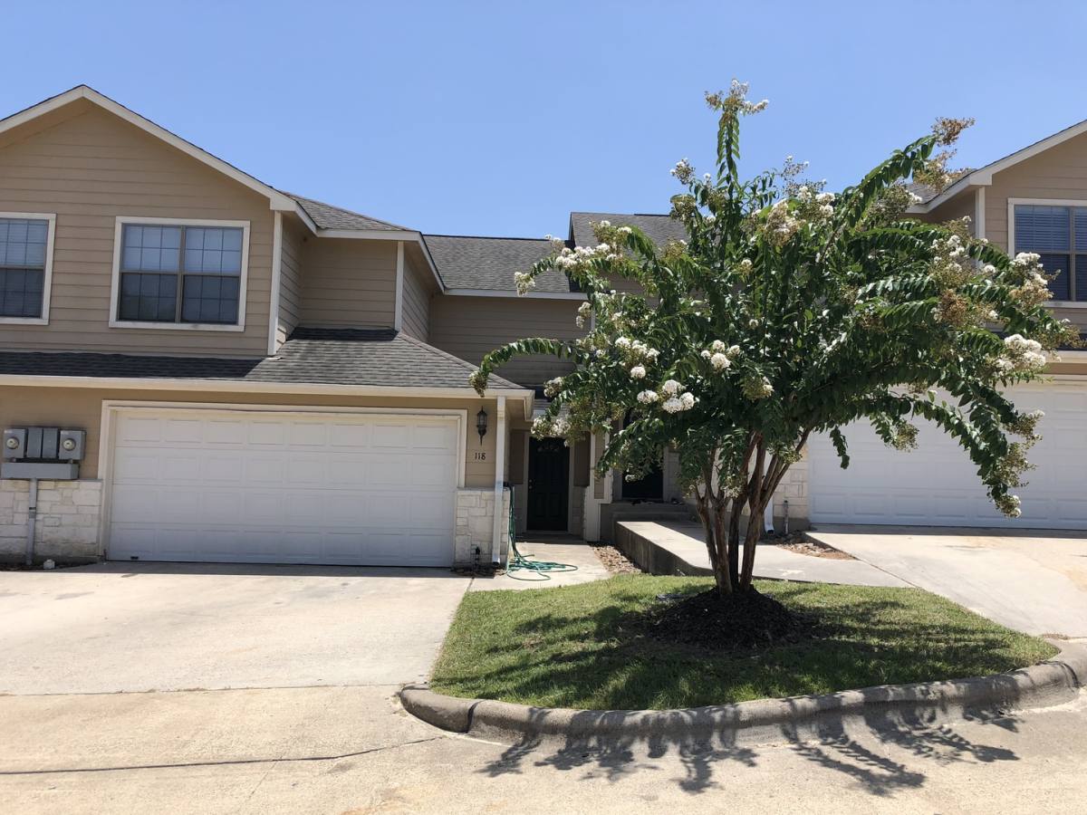 House for rent at 122 Bolero, Huntsville, TX 77340