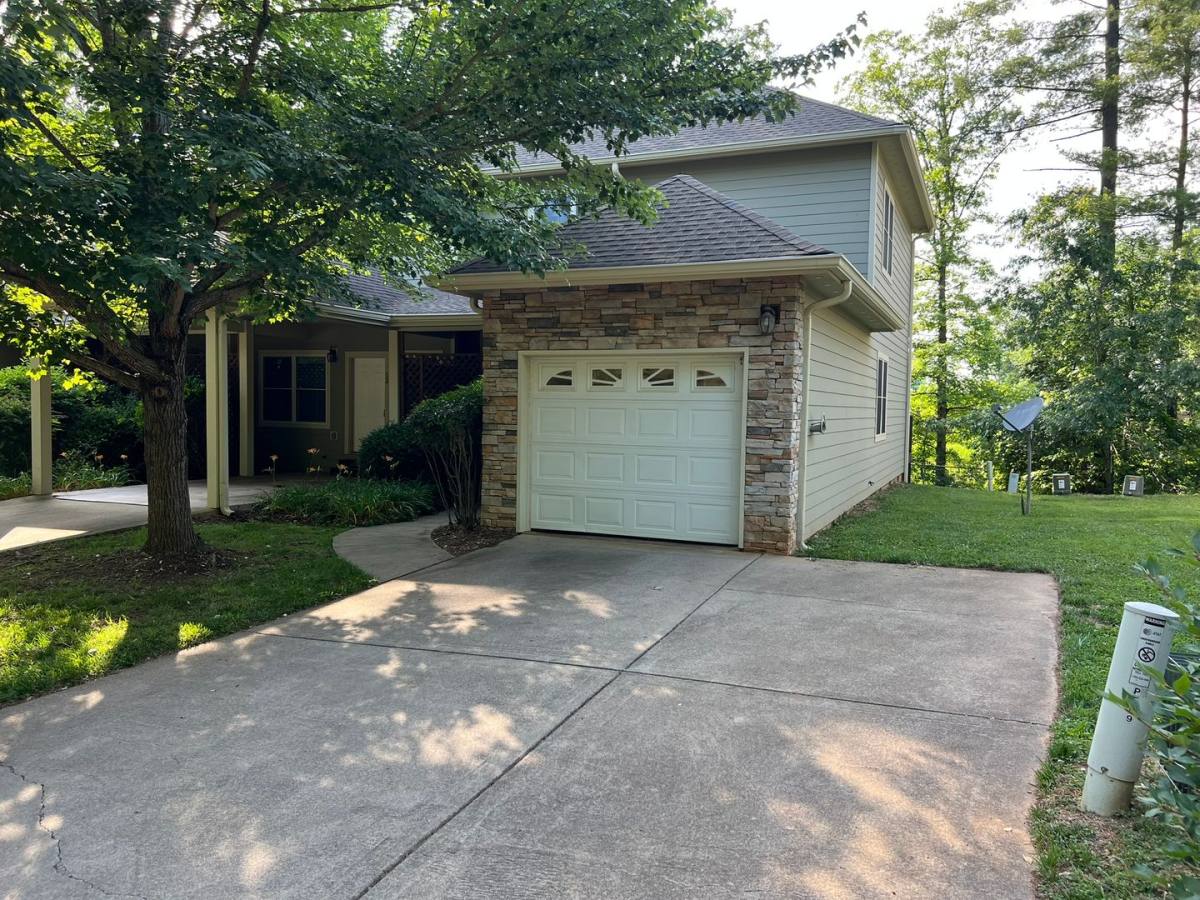 Townhouse for rent at 14 Pepperbrush Trail, Arden, NC 28704