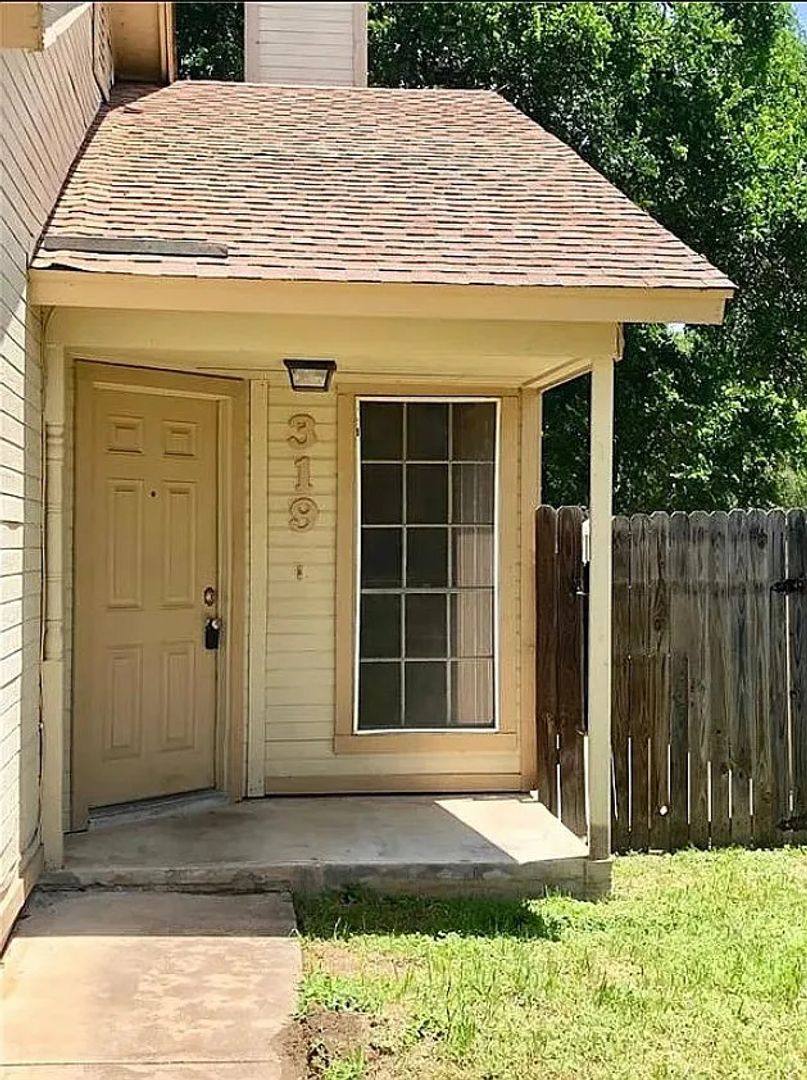 Apartment for rent at 319 & 317 Greenlawn Blvd, Round Rock, TX 78664