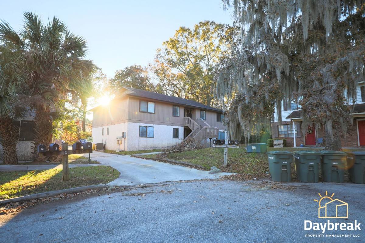 Apartment for rent at 3 Coastal Court, Savannah, GA 31406