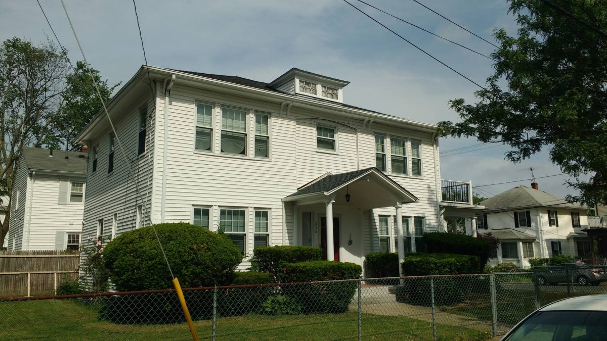 House for rent at 256 Niagara St, Providence, RI 02907