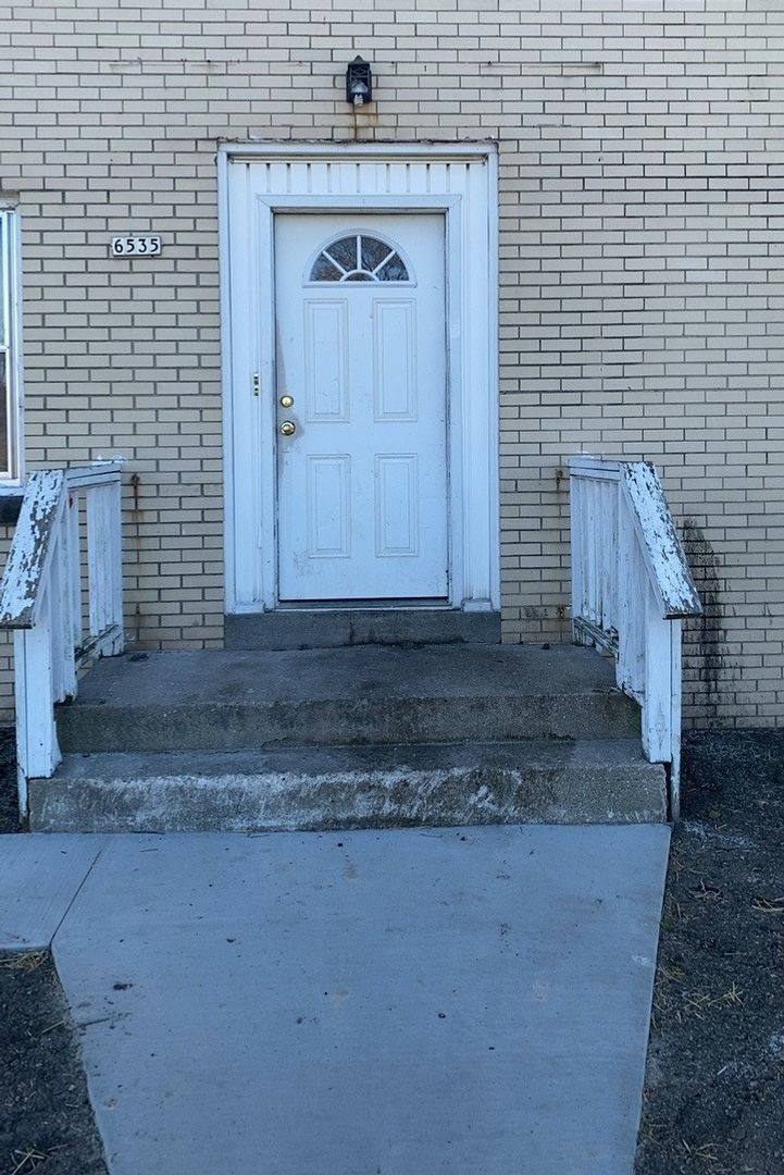 Apartment for rent at 6535 W Keefe Ave, Milwaukee, WI 53216