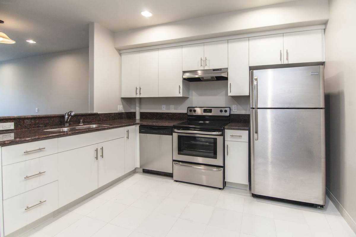 Apartment for rent at 5100 Woodman Ave, Sherman Oaks, CA 91423