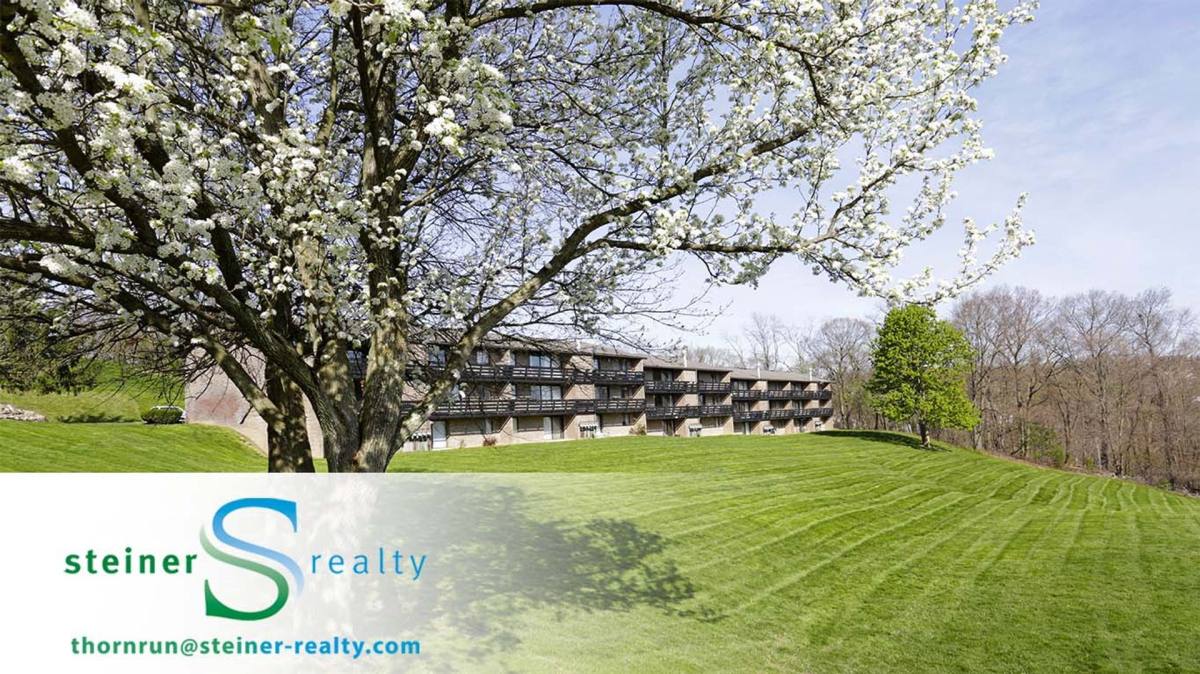 Apartment for rent at 500 Lee Dr, Coraopolis, PA 15108