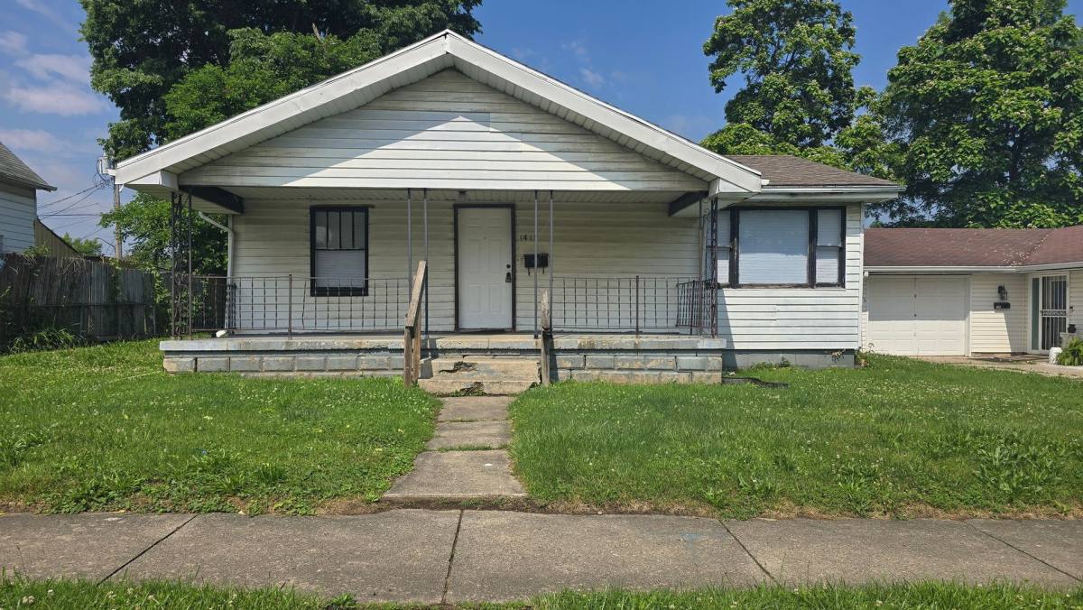 House for rent at 1415 Hendricks St, Anderson, IN 46016