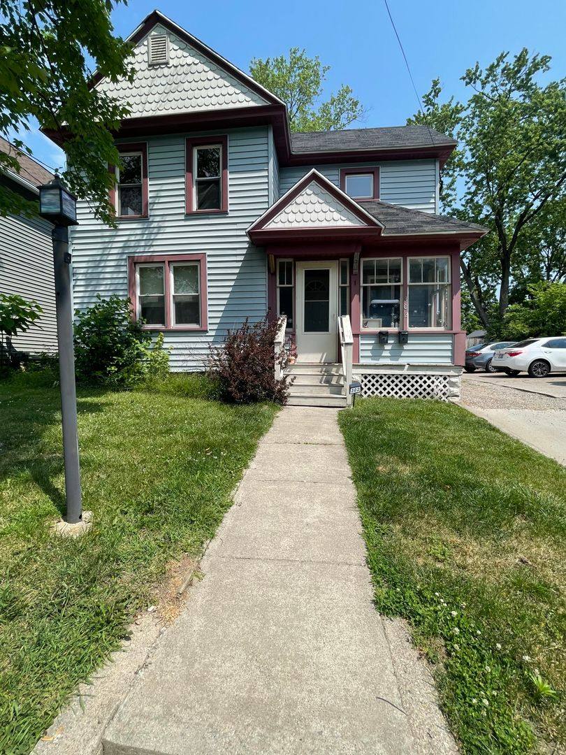 Apartment for rent at 302 Wall St, Kalamazoo, MI 49001