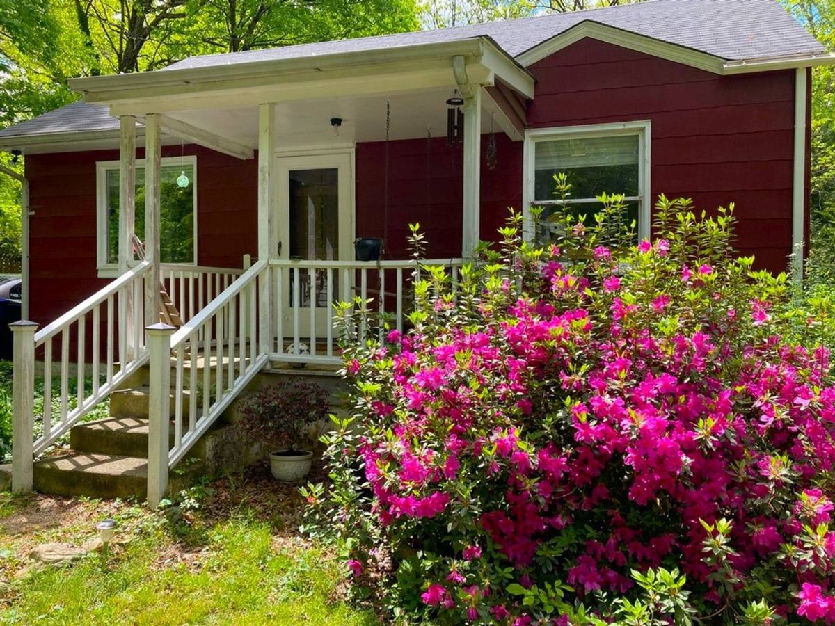 House for rent at 27 Rogerson Dr, Chapel Hill, NC 27517