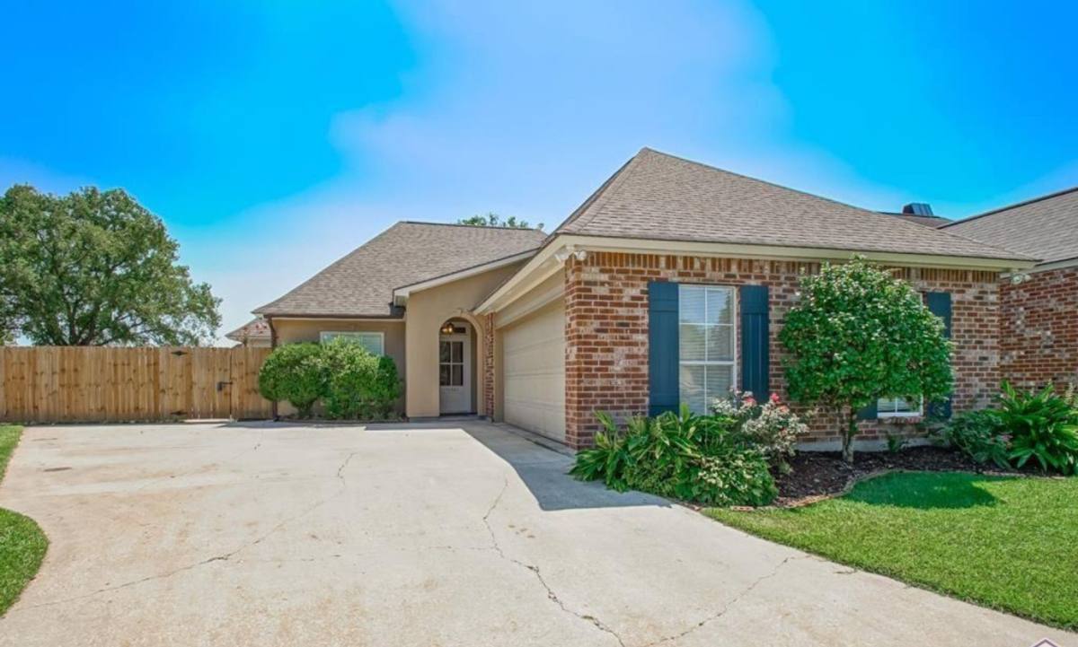 House for rent at 10560 Springrose Ave, Baton Rouge, LA 70817