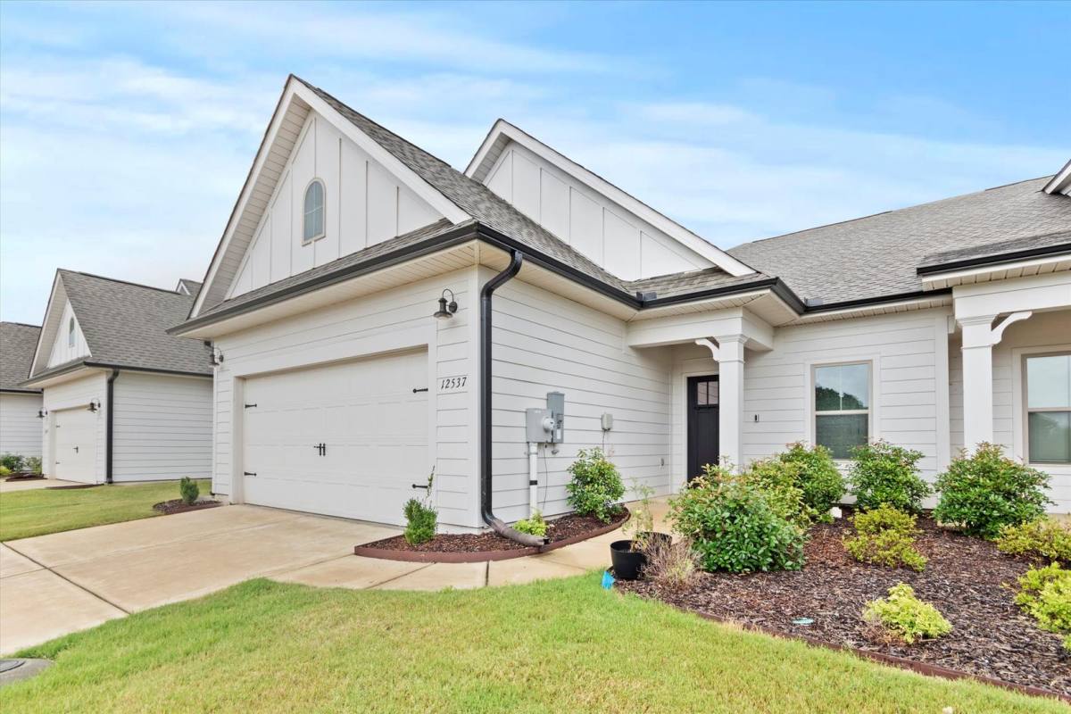 Townhouse for rent at 12537 Whitcomb Circle, Athens, AL 35613