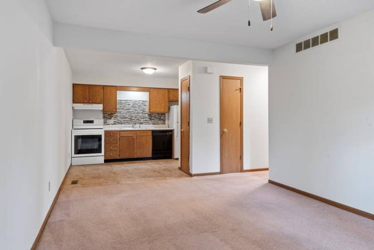 Apartment for rent at 400-424 S Durkin Dr, Springfield, IL 62704