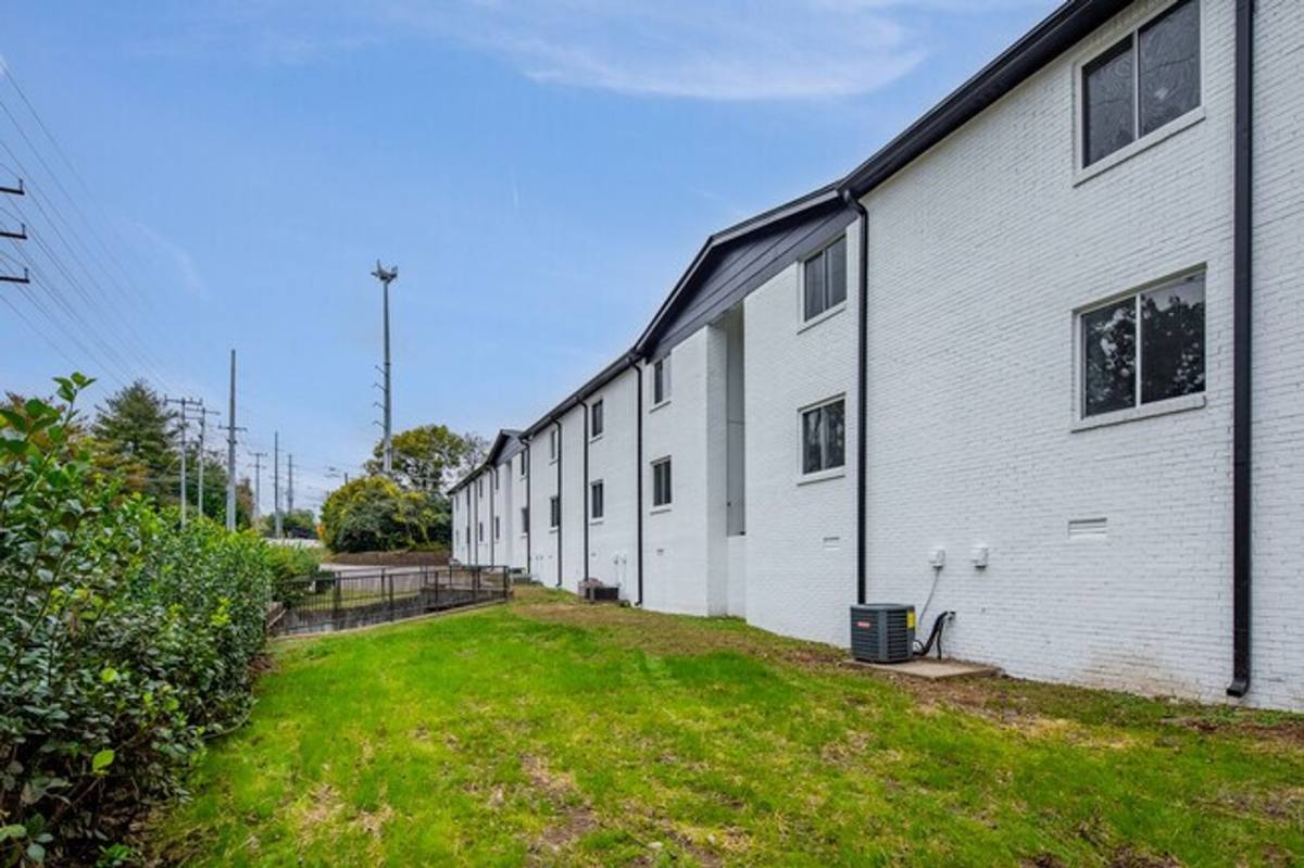 Apartment for rent at 2526 Sharondale Dr, Nashville, TN 37215