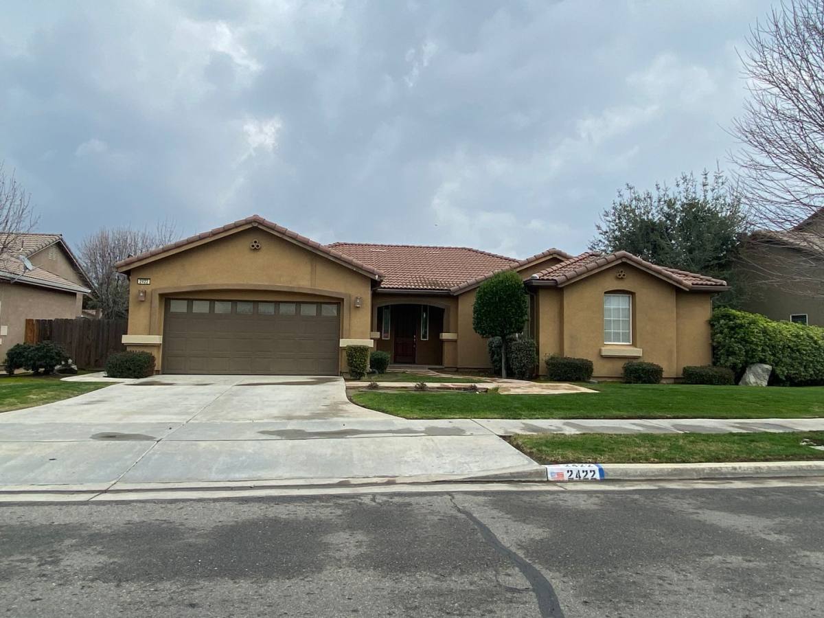 House for rent at 2422 N Leila St, Visalia, CA 93291