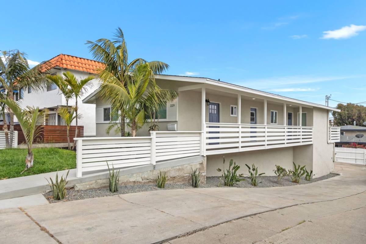 Townhouse for rent at 229 La Paloma #B, San Clemente, CA 92672