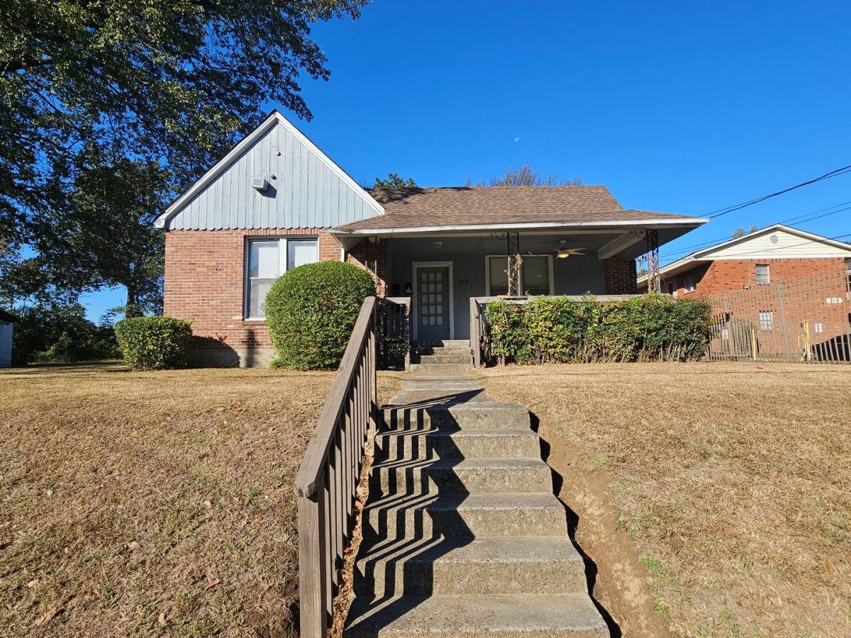 Apartment for rent at 165 N Merton Ave, Memphis, TN 38112