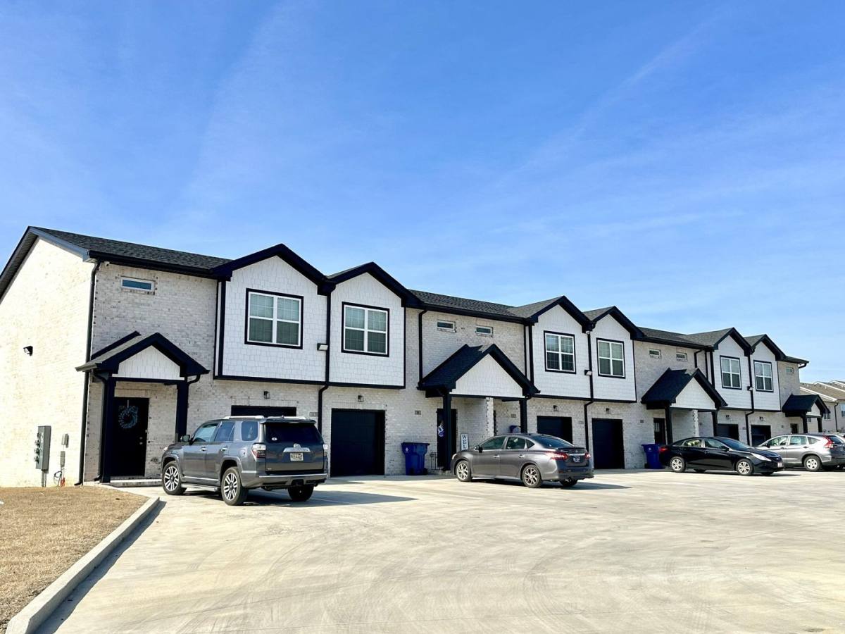 Apartment for rent at 1173 Meadowhill Lane, Clarksville, TN 37043
