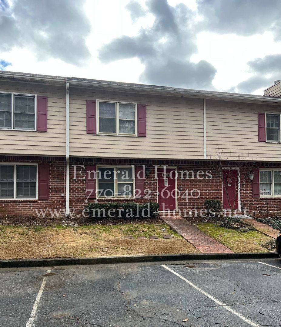 House for rent at 2180 - B Kings Gate Circle, Snellville, GA 30078