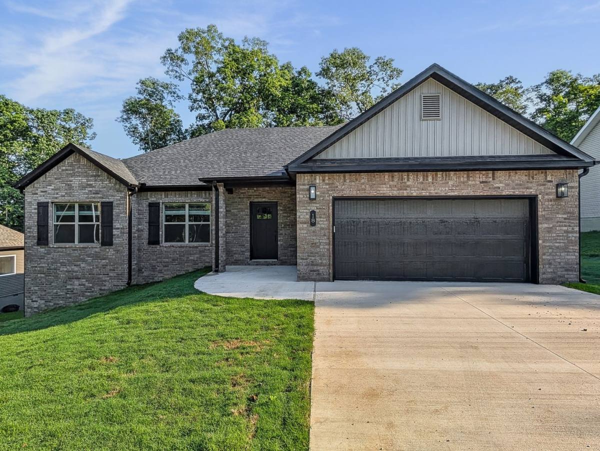 House for rent at 18 Greenodd Dr, Bella Vista, AR 72714