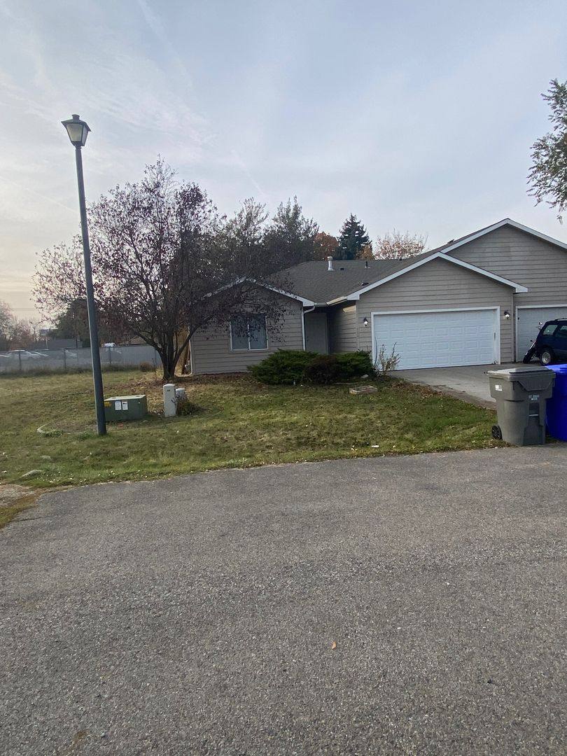 Apartment for rent at 115 117 N Mayhew Rd, Spokane, WA 99216