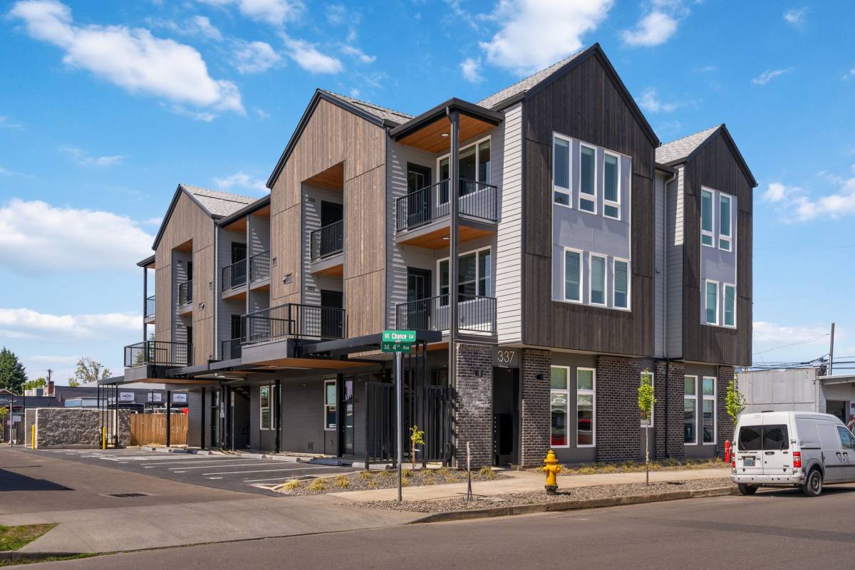 Apartment for rent at 337 SE 4th Ave, Hillsboro, OR 97123