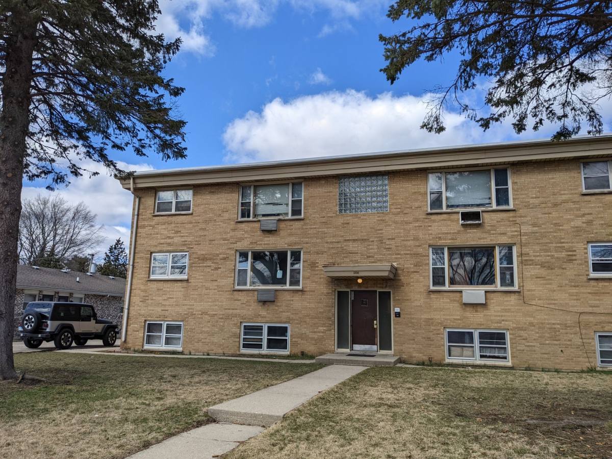 Apartment for rent at 1508 21st St, Zion, IL 60099