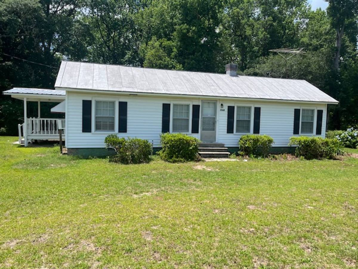 House for rent at 2548 British Rd, Kinston, NC 28501