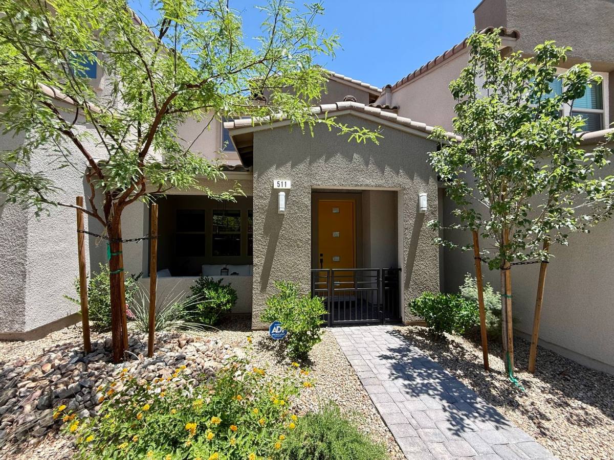 Townhouse for rent at 511 Fairview Hills St, Las Vegas, NV 89138