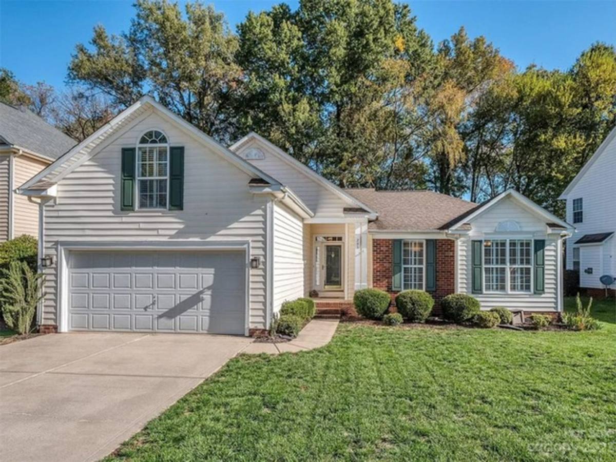 House for rent at 203 Alnwick Lane, Waxhaw, NC 28173