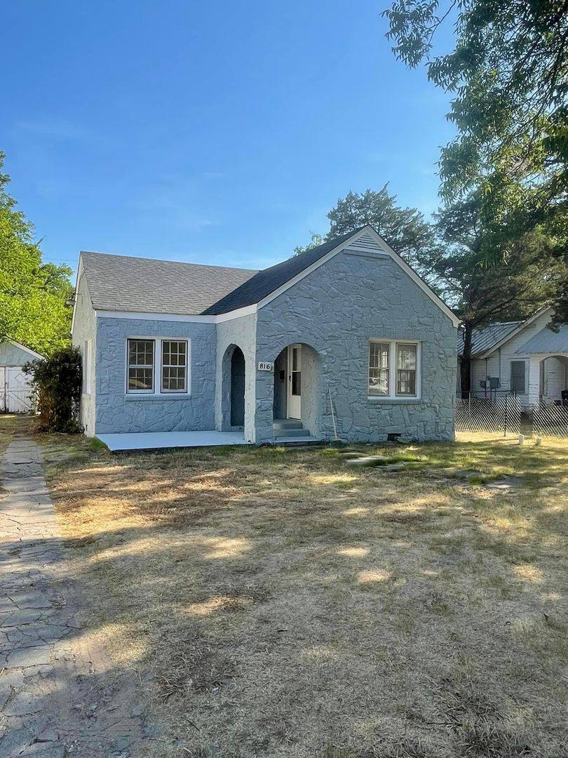 House for rent at 816 11th NW, Ardmore, OK 73401